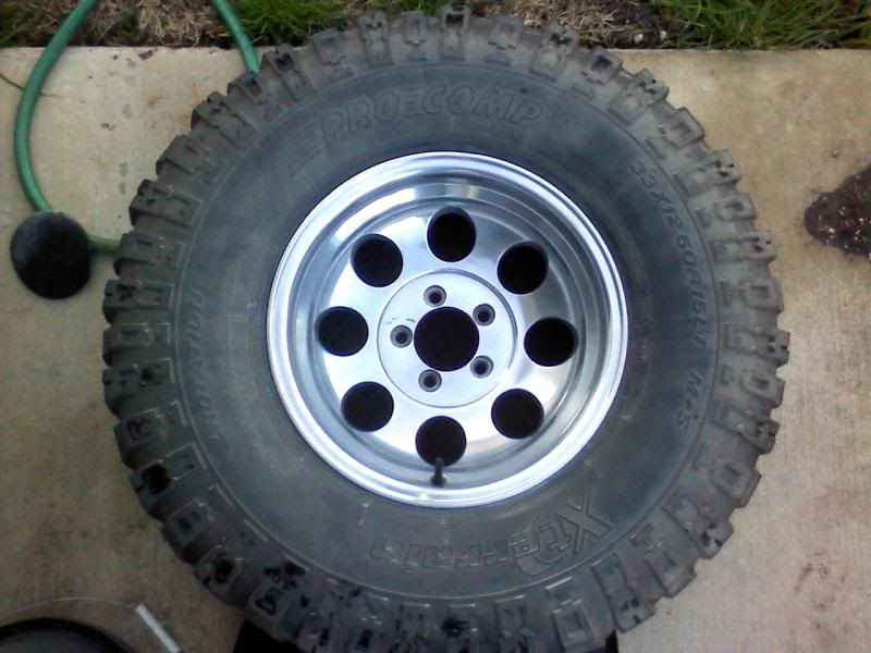 33x12.50x15 Xterrains w/ polished aluminum rims